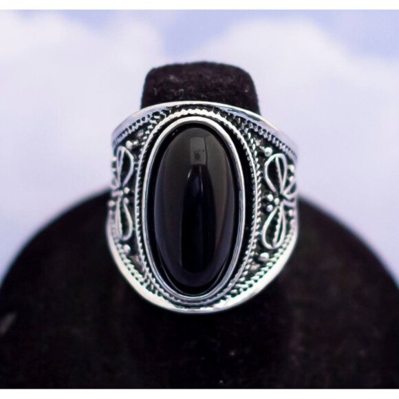 Vintage Victorian Black Onyx Silver Flower Carved Ring - S13 - Picture 1 of 3